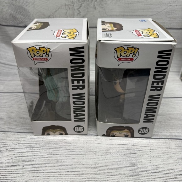 Funko Pop! Wonder Woman - Lot Of 6 - 211 335 86 238 206 BAM Walmart Hot Topic - Picture 3 of 11